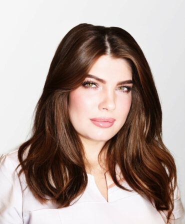 Калиничева Елена